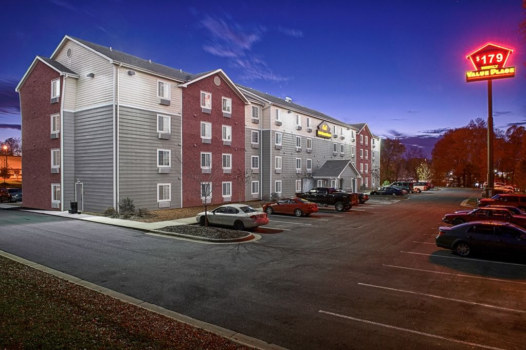 Woodspring Charlotte Hotel 2*